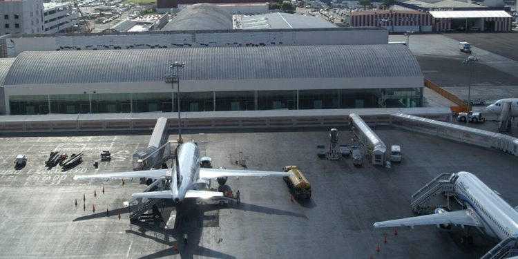 GOBIERNO SUSPENDE COMPRA DEL AEROPUERTO DE TOLUCA POR COVID-19
