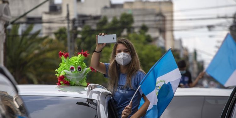 GUATEMALA CAMBIA A SU MINISTRO DE SALUD EN MEDIO DE PANDEMIA
