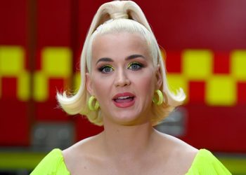 KATY PERRY Y BLACK EYED PEAS SUMAN TALENTOS
