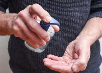 LA FDA PIDE NO USAR GEL DESINFECTANTE MEXICANO FABRICADO CON METANOL
