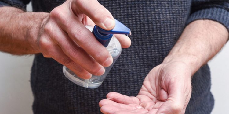 LA FDA PIDE NO USAR GEL DESINFECTANTE MEXICANO FABRICADO CON METANOL