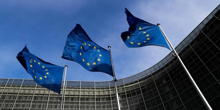 LA UE BLOQUEARÍA INGRESO DE TURISTAS ESTADOUNIDENSES AL REABRIR FRONTERAS: NYT