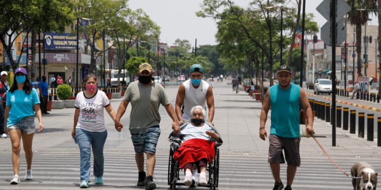 LÓPEZ OBRADOR PIDE «VENCER EL MIEDO» PARA «IR SALIENDO» DEL CONFINAMIENTO