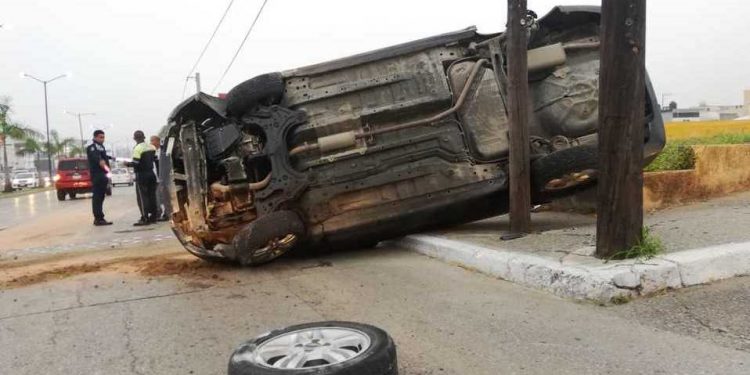 MADRE E HIJA CON COVID-19 SE ACCIDENTAN MIENTRAS BUSCABAN ATENCIÓN MÉDICA