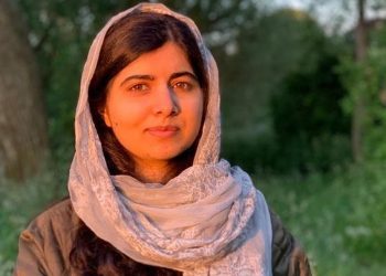 MALALA RECIBE DIPLOMA DE LA UNIVERSIDAD DE OXFORD