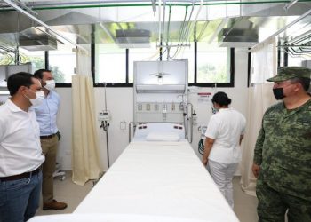 MAURICIO VILA DOSAL REALIZA UNA VISITA DE SUPERVISIÓN A LA NUEVA UNIDAD OPERATIVA DE TERAPIA INTENSIVA PARA PACIENTES CON CORONAVIRUS EN LA X REGIÓN MILITAR