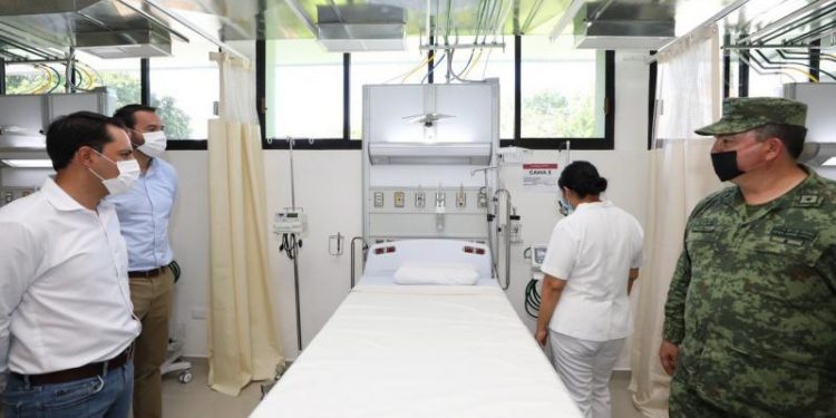 MAURICIO VILA DOSAL REALIZA UNA VISITA DE SUPERVISIÓN A LA NUEVA UNIDAD OPERATIVA DE TERAPIA INTENSIVA PARA PACIENTES CON CORONAVIRUS EN LA X REGIÓN MILITAR