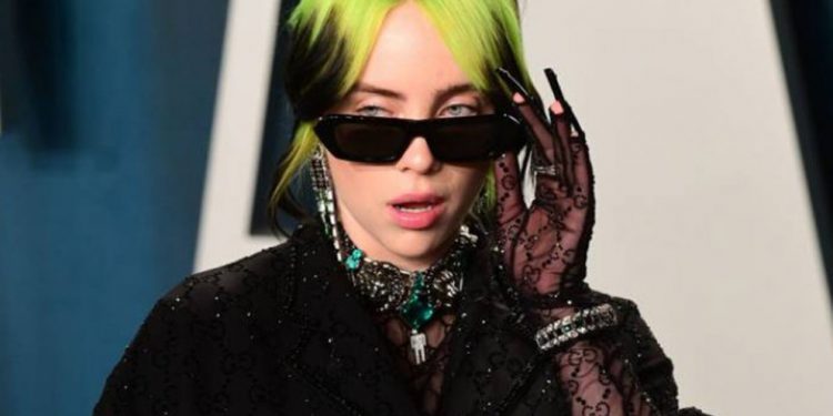 ME SIENTO ATRAPADA POR LA PERSONA QUE CREÉ: BILLIE EILISH