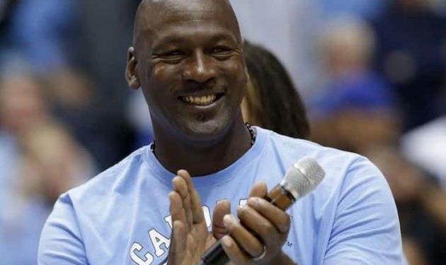 MICHAEL JORDAN DONA 100 MILLONES DE DÓLARES PARA IGUALDAD RACIAL