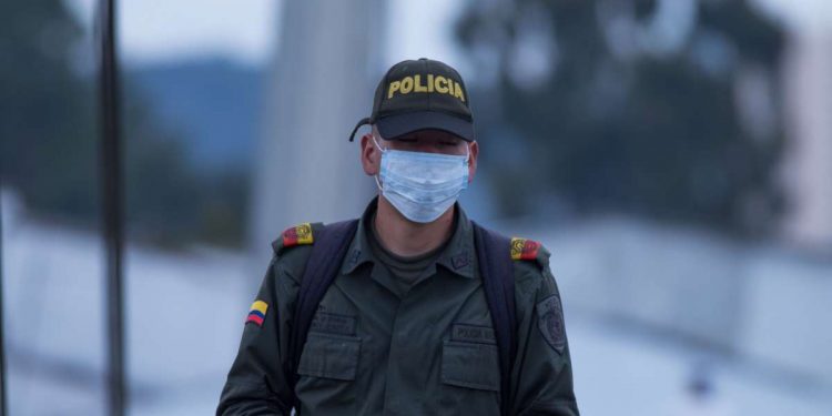 POLICÍA COLOMBIANA INCAUTA CASI CINCO TONELADAS DE COCAÍNA