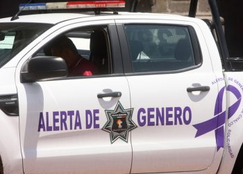 POLICÍA DE GÉNERO SENSIBILIZA A MUJERES SOBRE LA VIOLENCIA DE GÉNERO