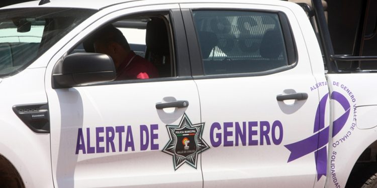 POLICÍA DE GÉNERO SENSIBILIZA A MUJERES SOBRE LA VIOLENCIA DE GÉNERO