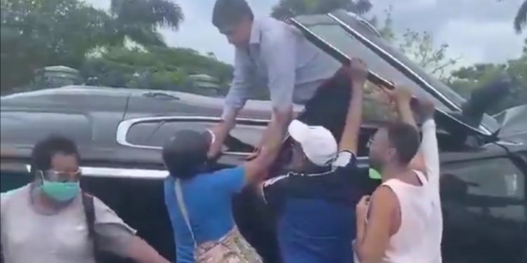 EX  PRESIDENTE MUNICIPAL DE COZUMEL PROVOCA ACCIDENTE VEHICULAR Y SE DA A LA FUGA