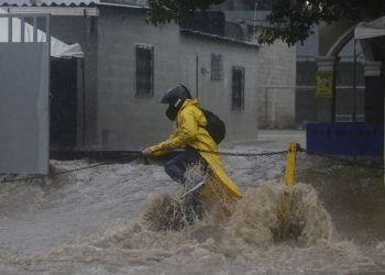TORMENTA AMANDA PROVOCA LA MUERTE DE DOS PERSONAS A SU PASO POR GUATEMALA