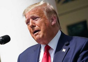 TRUMP AMENAZA CON NUEVOS ARANCELES A LA UE Y CHINA