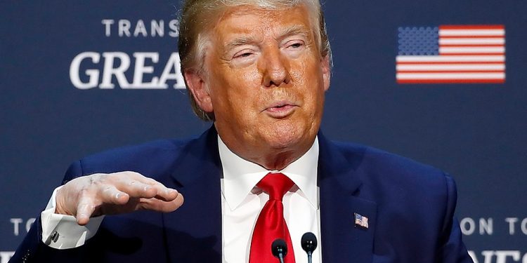 TRUMP DICE QUE TÉCNICA DE ESTRANGULAMIENTO USADA POR POLICÍA PUEDE SER NECESARIA