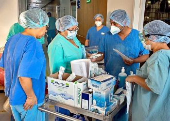 VAN 32 MIL 388 CASOS DE COVID-19 Y 463 MUERTES ENTRE EL PERSONAL MÉDICO