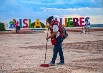 CON ÉXITO AVANZA EL EMBELLECIMIENTO DE ISLA MUJERES