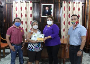 RECONOCEN A TRABAJADORES CON 15, 20 Y 30 AÑOS DE ANTIGÜEDAD LABORAL