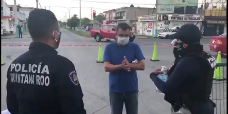 INSTALAN FILTRO SANITARIO EN MERCADO DE CHETUMAL