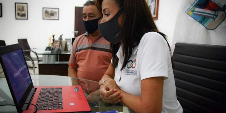 LAURA FERNÁNDEZ ESTÁ PENDIENTE DE LA TEMPORADA DE HURACANES