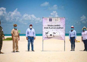 SUPERVISAN QUE PLAYAS DE ISLA MUJERES ESTÉN LIBRES DE SARGAZO