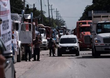 VOLQUETEROS DE PLAYA DEL CARMEN NO QUIEREN COMPETENCIA FORÁNEA