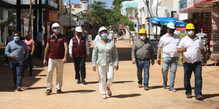 CONTINÚA MODERNIZACIÓN DE LA QUINTA AVENIDA CON AVAL DE REGIDORES DE SOLIDARIDAD
