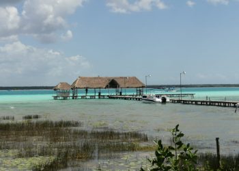 LA LAGUNA DE BACALAR COBRARÁ $25 PESOS POR VISITANTES