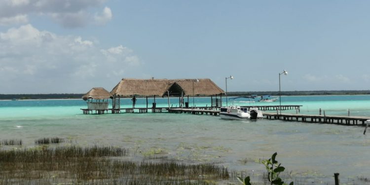 LA LAGUNA DE BACALAR COBRARÁ $25 PESOS POR VISITANTES