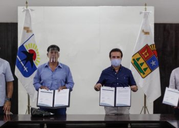 FIRMA PEDRO JOAQUÍN CONVENIO DE COLABORACIÓN CON EL HOSPITAL INTERNACIONAL DE COZUMEL