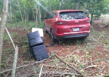 HALLAN VEHÍCULO CON DROGA CERCA DE LA CABECERA MUNICIPAL DE JOSÉ MARÍA MORELOS