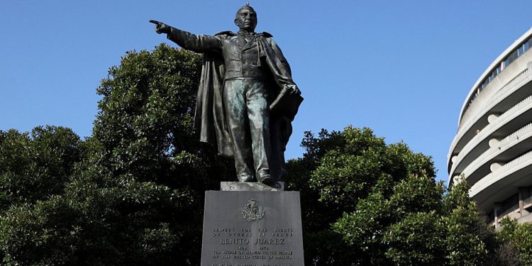 ¿POR QUÉ HAY UNA ESTATUA DE BENITO JUÁREZ EN LA CAPITAL DE EU?
