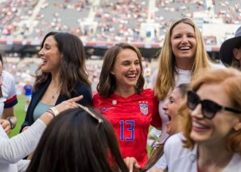 NATALIE PORTMAN, EVA LONGORIA Y JENNIFER GARNER CREAN EQUIPO PROFESIONAL DE FUTBOL
