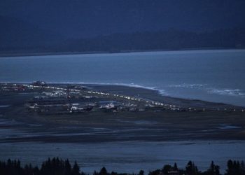 SACUDE ALASKA TERREMOTO DE 7.8 GRADOS Y ACTIVAN ALERTA DE TSUNAMI