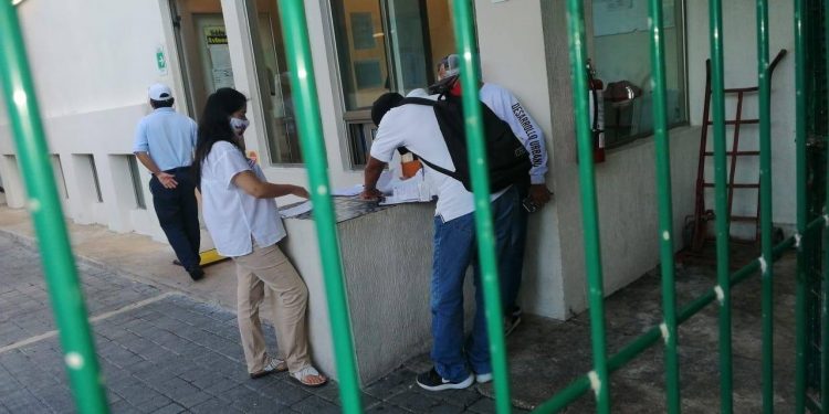 AMONESTA MEDIO AMBIENTE Y ECOLOGÍA A HOTEL POR DERRAMAR AGUA PLUVIAL ESTANCADA