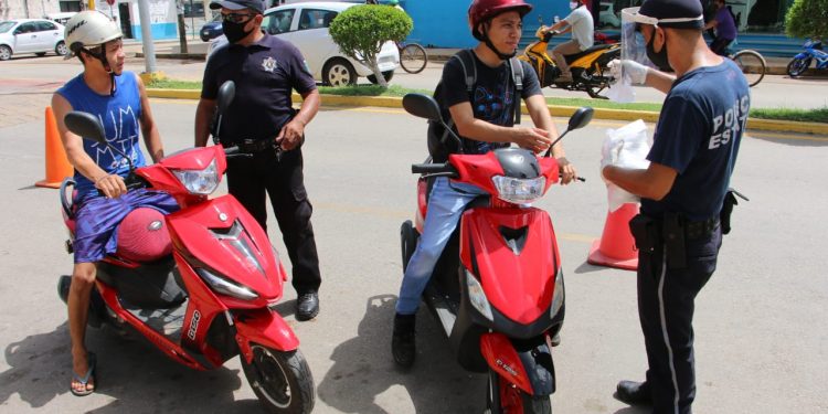 TRANSPORTISTAS QUE SE RESISTAN A ADOPTAR LAS MEDIDAS DE PREVENCIÓN DE CONTAGIO DE COVID 19 SON SANCIONADOS EN JMM