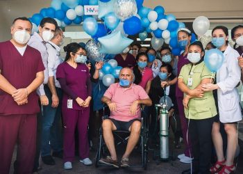 PACIENTE LIBRA BATALLA ANTE EL COVID-19 Y SALE ADELANTE