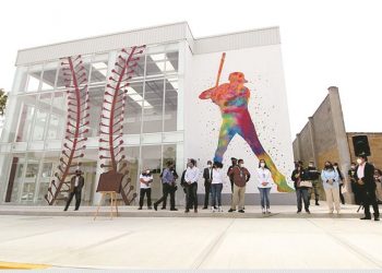 INAUGURAN ESCUELA DE BÉISBOL