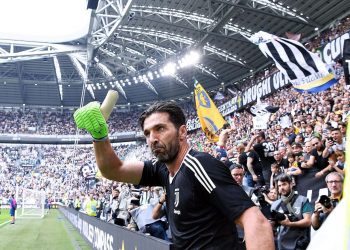 GIGI BUFFON ES EL JUGADOR CON MÁS PARTIDOS EN LA SERIE A DE ITALIA