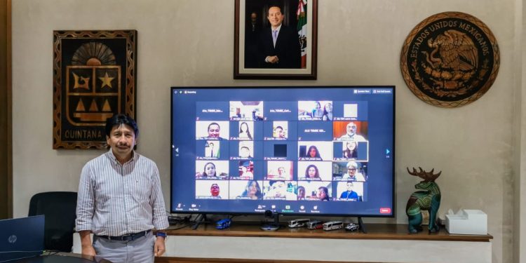 CELEBRA VIRTUALMENTE EL PRESIDENTE, VÍCTOR MAS TAH, LA GRADUACIÓN DE LA GENERACIÓN 2017-1019 DEL CECYTE TULUM.