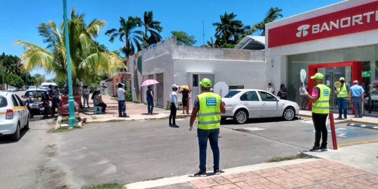 ENTRA EN OPERACIONES EL PROGRAMA “MÉDICO EN TU CHAMBA”: CARLOS JOAQUÍN