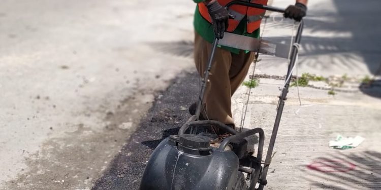 REALIZA SERVICIOS PÚBLICOS ACCIONES PARA MEJORAR LA INFRAESTRUCTURA URBANA DE LA ISLA