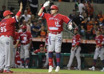REALIZAN SULTANES Y MEXICALI CAMBIO DE JUGADORES