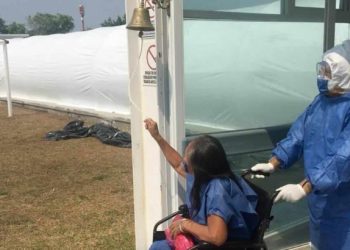 AGRADECE PACIENTE INTERNADO POR COVID-19 EN EL JUAN GRAHAM LA ATENCIÓN QUE LE BRINDARON
