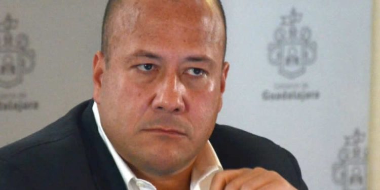 AMLO OFRECERÁ PROTECCIÓN A ENRIQUE ALFARO TRAS AMENAZAS EN SU CONTRA