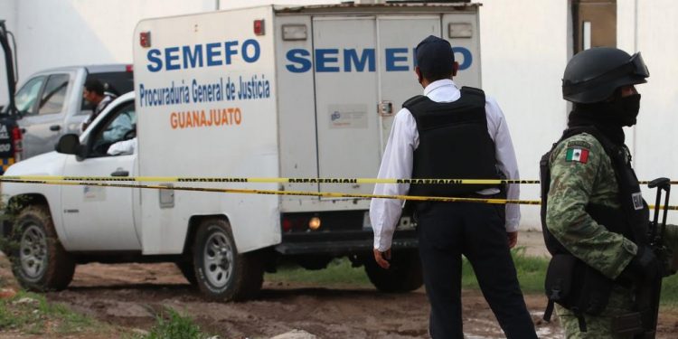 ATACANTES EN ANEXO DE IRAPUATO BUSCABAN A UNA PERSONA: FISCALÍA