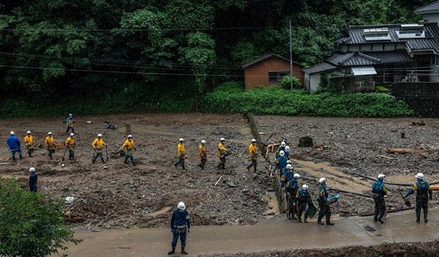 AUMENTAN A 60 LOS MUERTOS POR INUNDACIONES EN JAPÓN