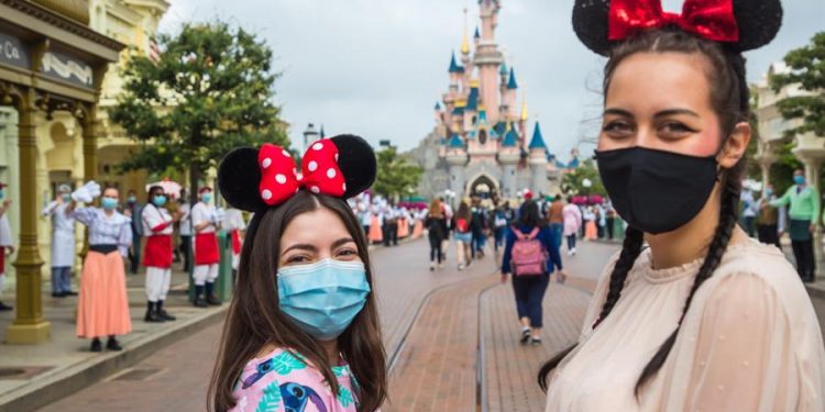 DISNEYLAND PARÍS REABRE CON MASCARILLAS Y FE EN EL FUTURO
