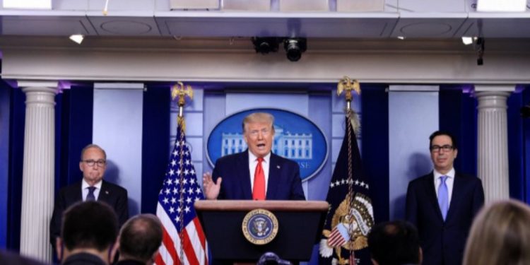 DONALD TRUMP CELEBRA RÉCORD DE CREACIÓN DE EMPLEOS EN JUNIO